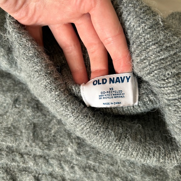 Old Navy Grey Sleeveless Turtle Neck Sweater Vest - Picture 5 of 8